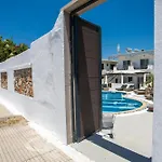 Toulas Studios & Apts No2